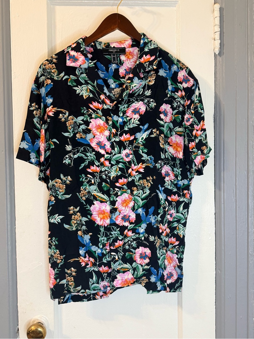 Forever 21 Black Floral Short-Sleeve Button-Down Shirt